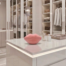 Load image into Gallery viewer, Big Kiss Candle
