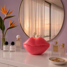 Load image into Gallery viewer, Big Kiss Candle
