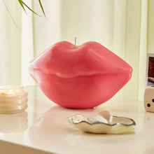 Load image into Gallery viewer, Big Kiss Candle

