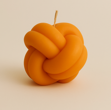 Load image into Gallery viewer, Balloon Knot Candle
